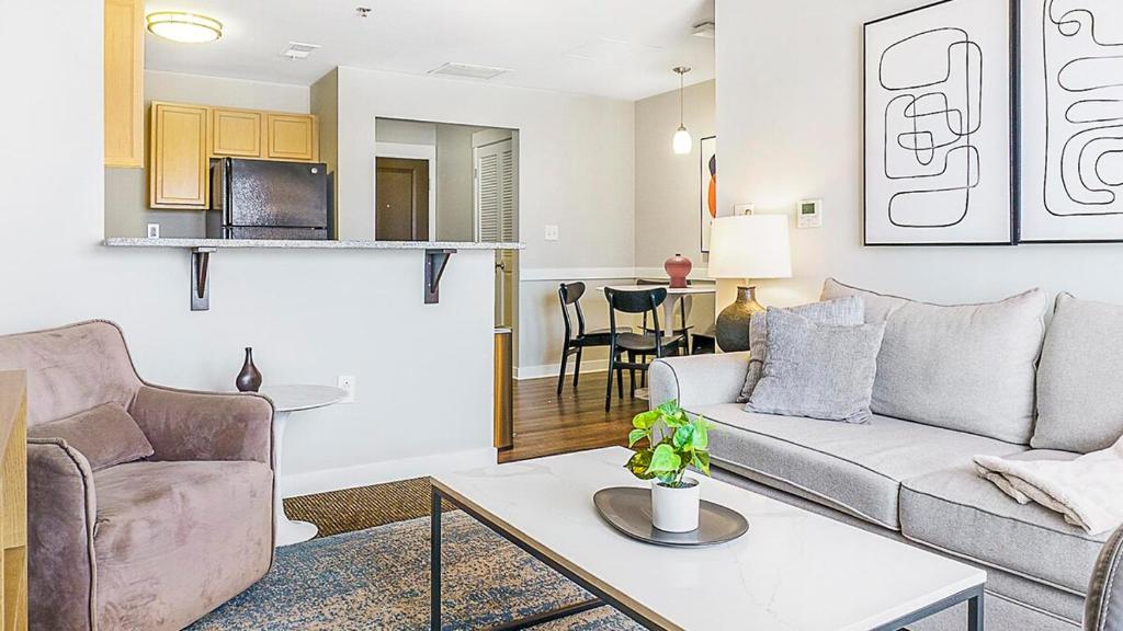 Η κουζίνα ή μικρή κουζίνα στο Landing Modern Apartment with Amazing Amenities (ID1805X71)