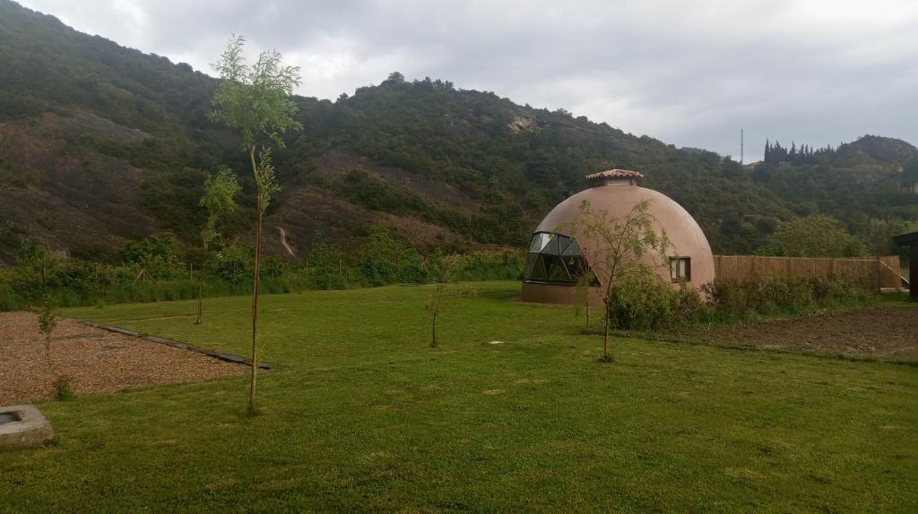 Nespecifikovaný výhled na hory nebo výhled na hory při pohledu z luxury tent