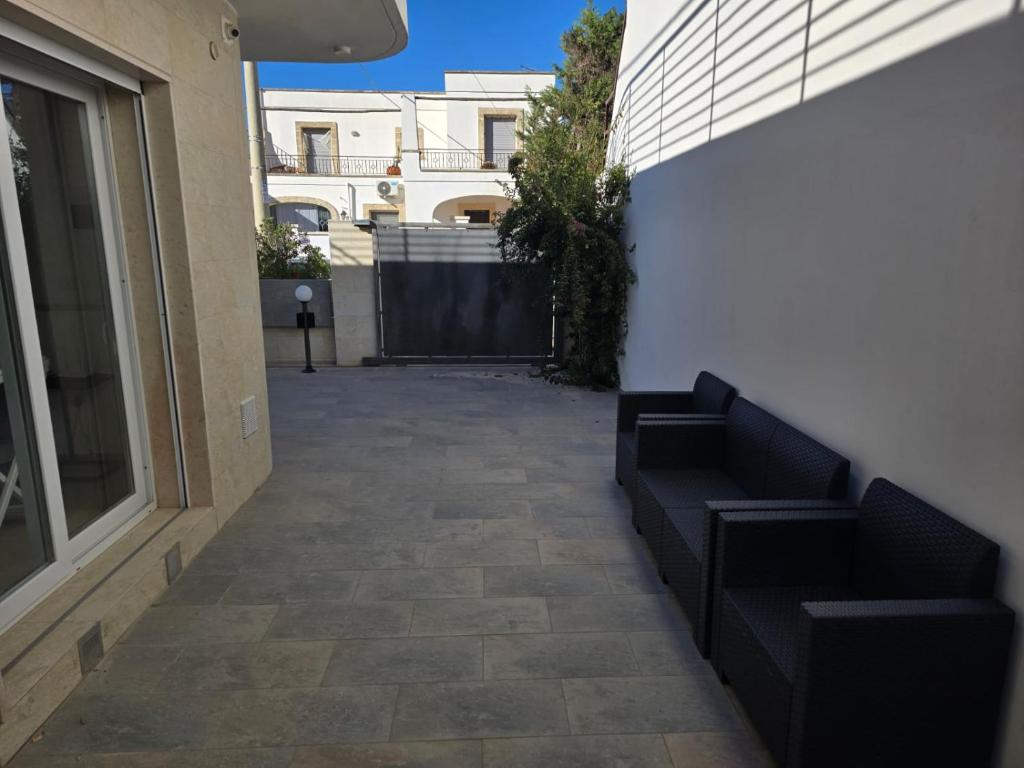 Balkon lub taras w obiekcie "WOW TOTAL GREEN AD IMPATTO ZERO Villetta Occasione a Giugno 3 CAMERE DA LETTO, 3 BAGNI a 50 mt dalla spiaggia e dai lidi