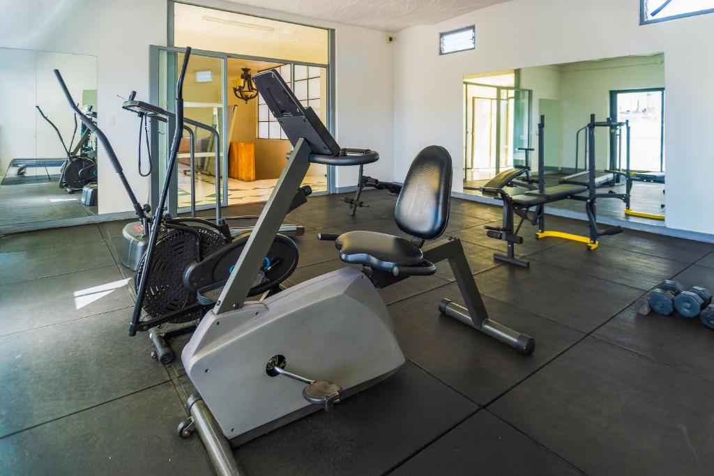 Fitness centrum a/nebo fitness zařízení v ubytování Capital O Nueva York, Guadalajara centro downtown