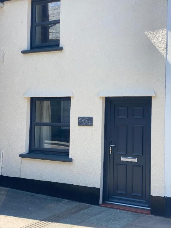 How Much to Paint a 2 Bedroom House UK: Cost Breakdown