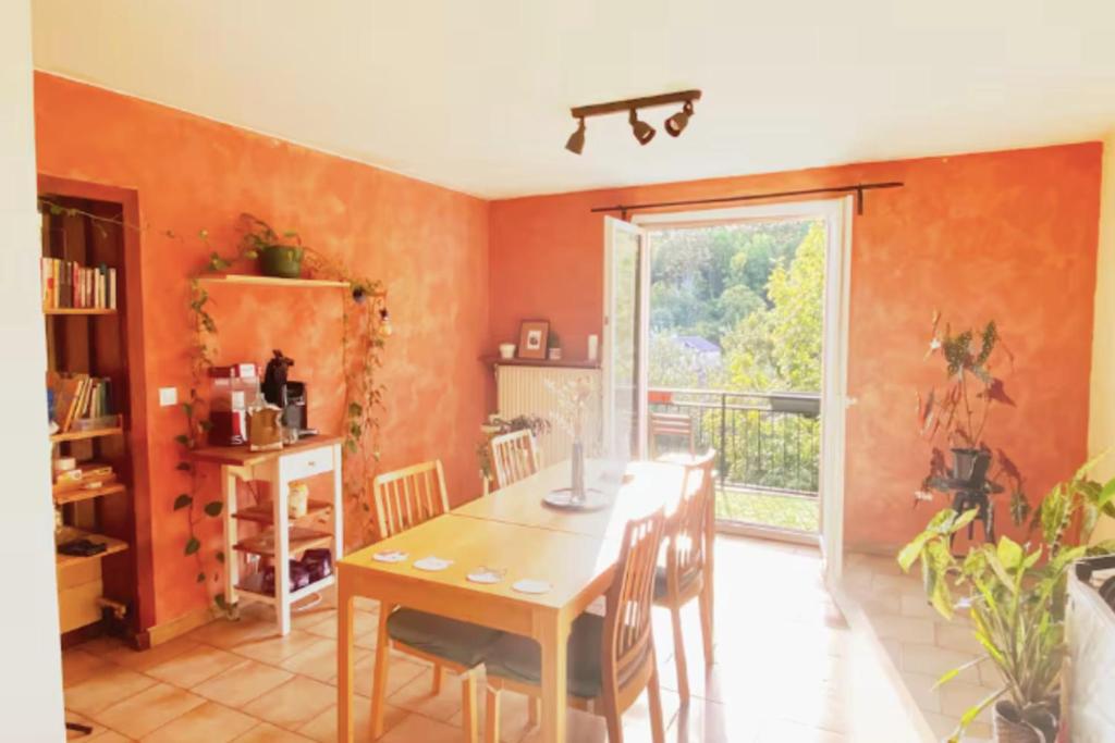 Photo de la galerie de l'établissement Large accomodation near Paris next to Metro, à Noisy-le-Sec