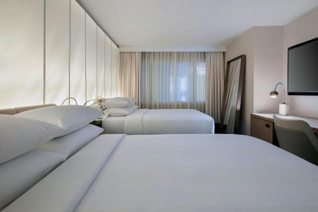 Newport Marriott Hotel & Spa - 
