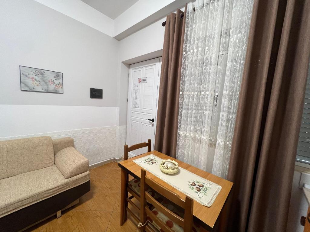 Posezení v ubytování Villa Roel 2 -apartments near the beach Vlore