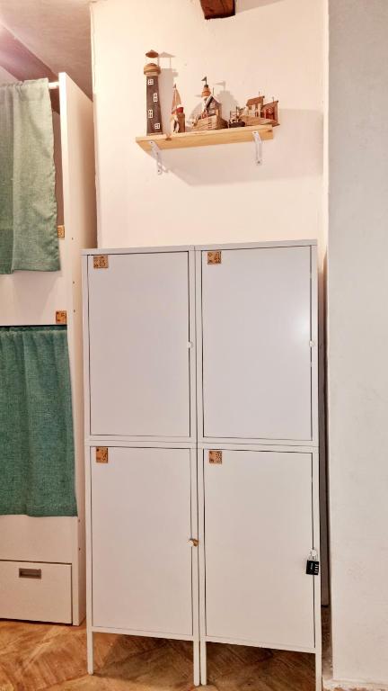 Kuchyň nebo kuchyňský kout v ubytování Kite Hostel Stagnone