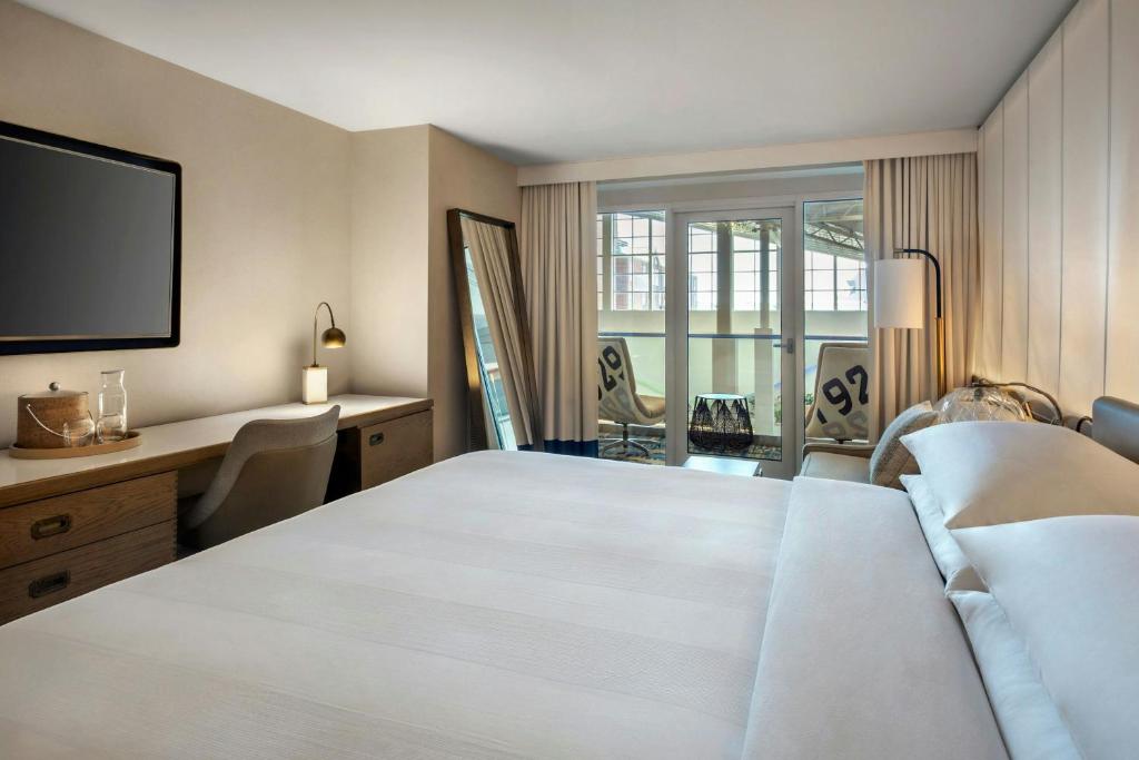 Newport Marriott Hotel & Spa - 