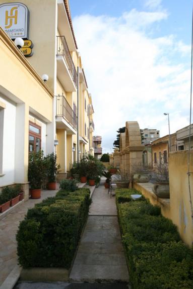 Budova, kde se hotel nachází