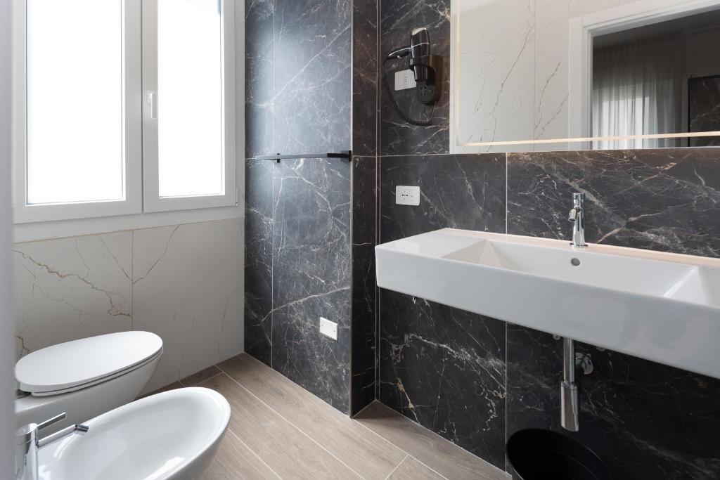 Koupelna v ubytování Hotel Levante Cesenatico