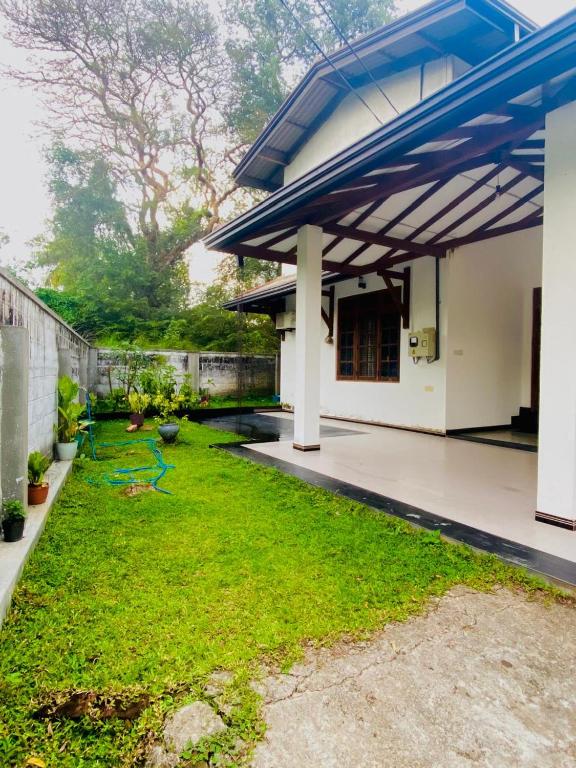 Zahrada ubytování Silverline Guest House Anuradhapura