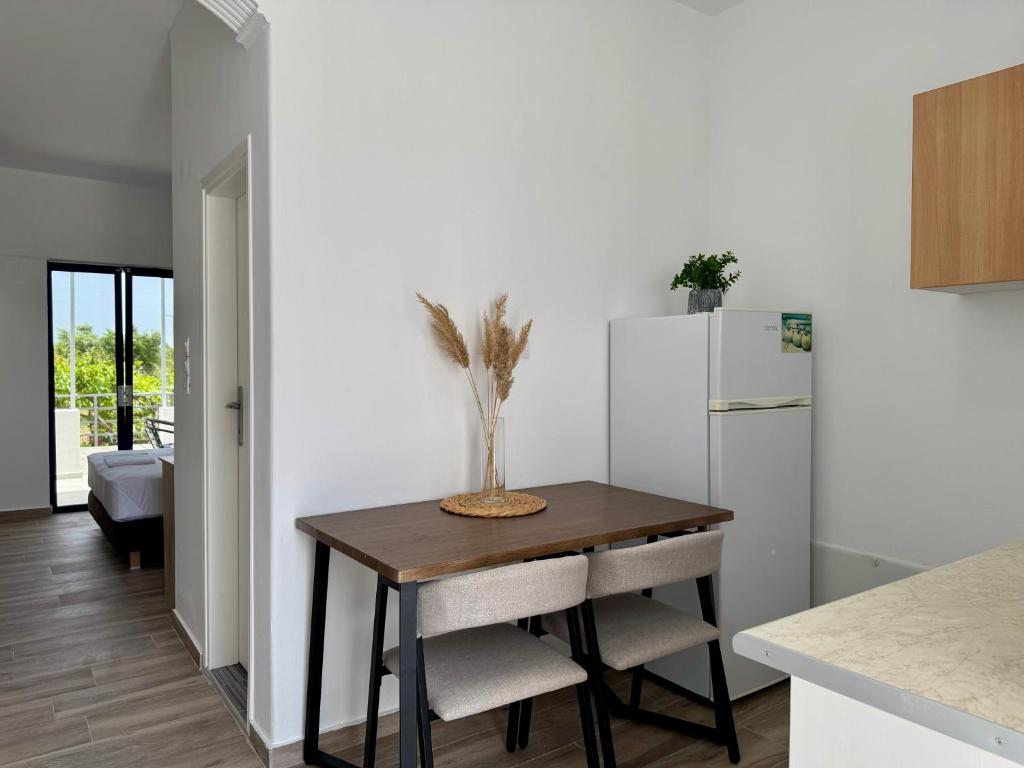 Fotografie z fotogalerie ubytování Elgreco Apartment, at Tigaki, near the sea "1" v destinaci Zipárion