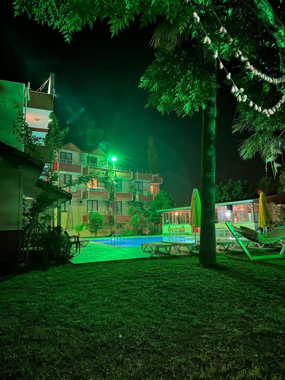 Bazén v ubytování Adrasan Yazıcı Hotel nebo v jeho okolí