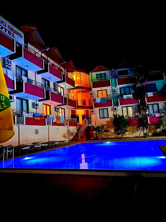 Bazén v ubytování Adrasan Yazıcı Hotel nebo v jeho okolí