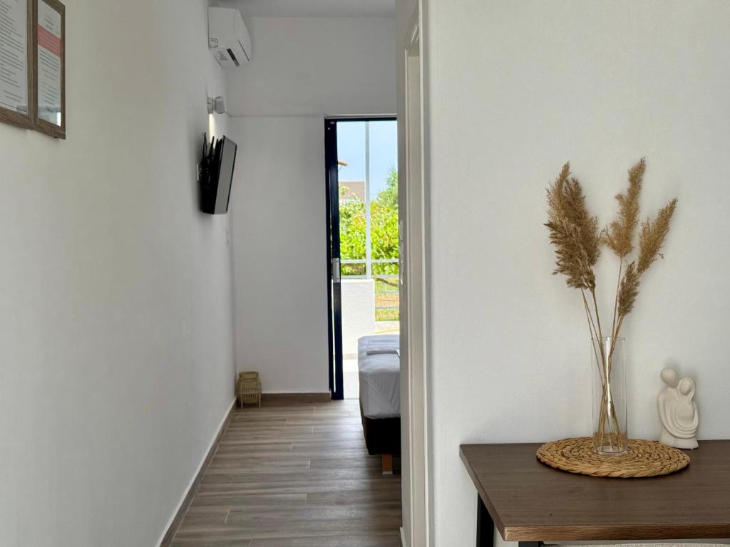 Zdjęcie z galerii obiektu Elgreco Apartment, at Tigaki, near the sea "2" w mieście Kos