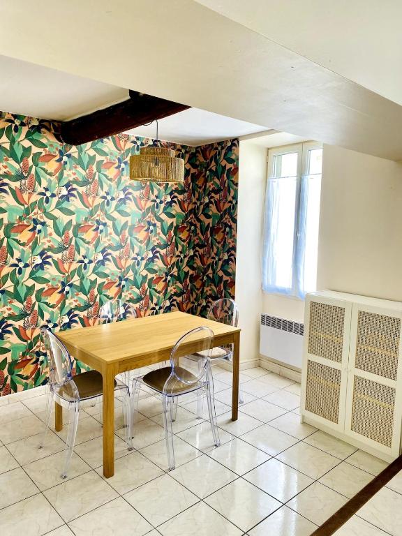 Photo de la galerie de l'établissement Charmant T2 au cœur de Nîmes, à Nîmes