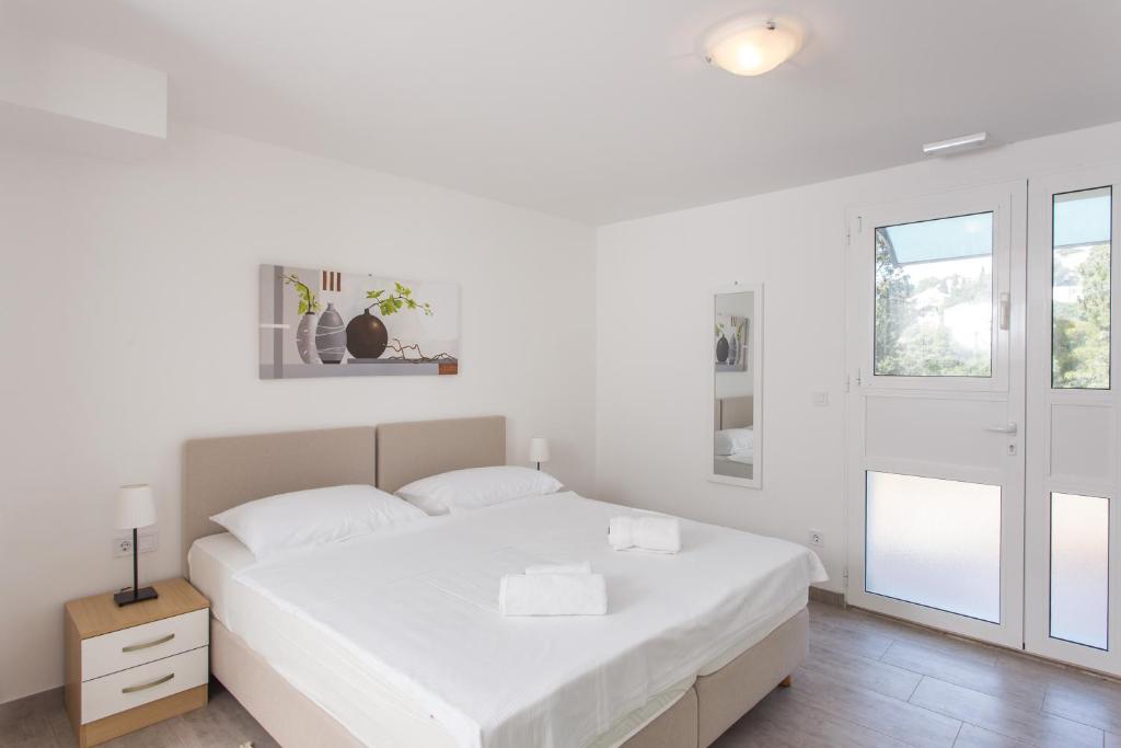 Guest House Eight Roses - 豪华双人或双床间