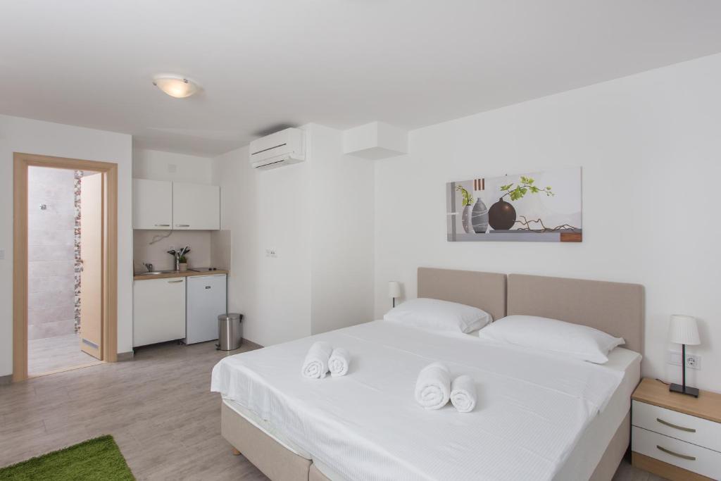 Guest House Eight Roses - 高级双人或双床间