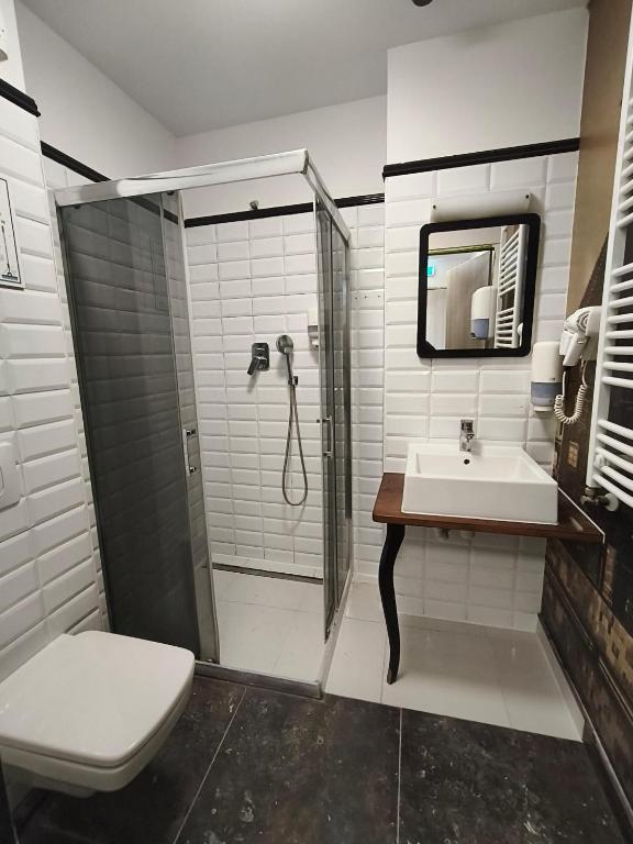Koupelna v ubytování Dzien Dobry Hostel