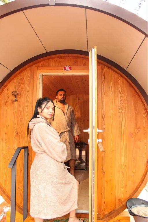 Ospiti di Rifugio DiVino - Dormire in una Botte - Esperienza unica di Glamping