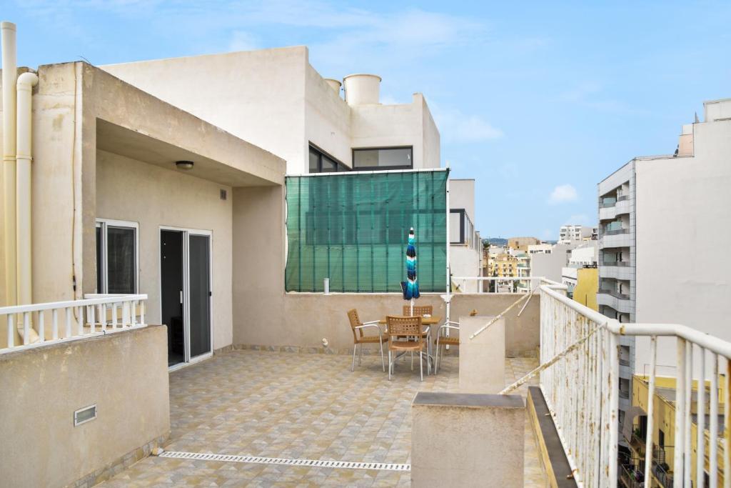 Foto dalla galleria di OTA Sync Testing - 2BD Bugibba Penthouse a San Pawl il-Baħar