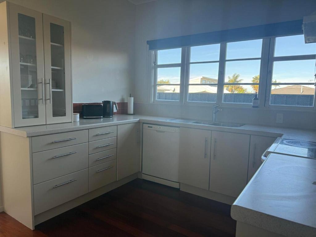 Sun filled character home - Resim 9