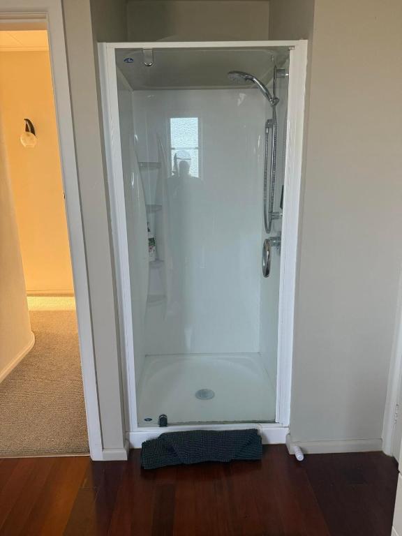 Sun filled character home - Resim 3