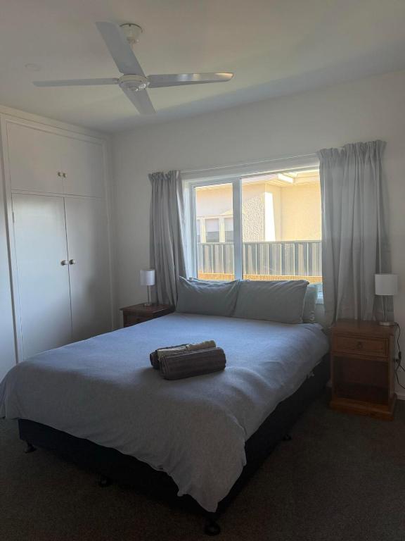 Sun filled character home - Resim 16