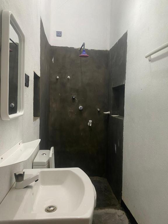 Koupelna v ubytování One FS Hotel Arugambay