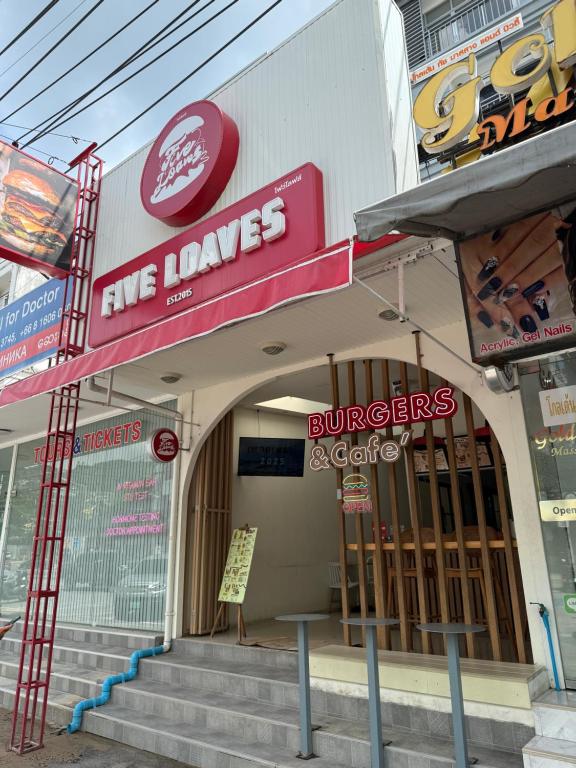 Five Loaves Beds Patong - Resim 1