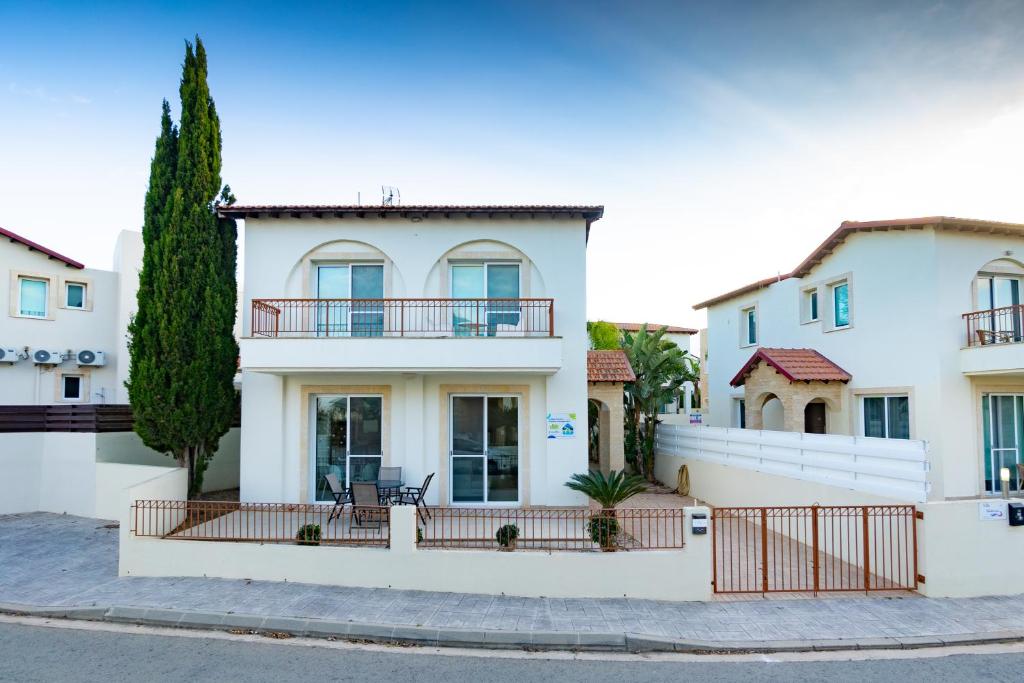 Το κτήριο όπου στεγάζεται  η βίλα