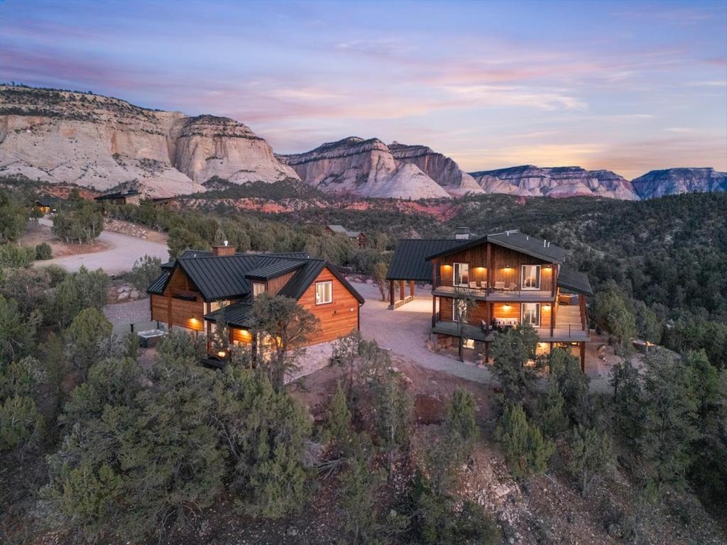 Cactus Canyon Retreat Zion Base Hot Tub View, Orderville (updated prices  2026)