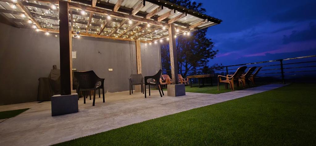 Patio nebo venkovní prostory v ubytování The Ridge House