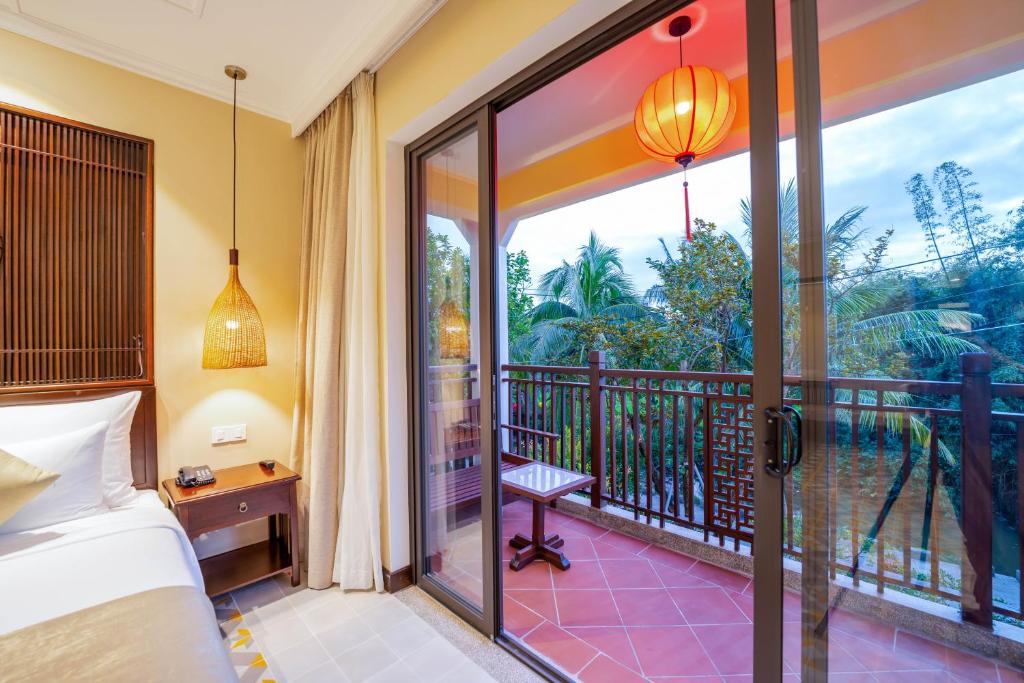 Villa Family Suite with Balcony