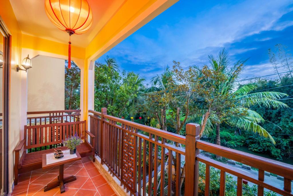 Villa Family Suite with Balcony