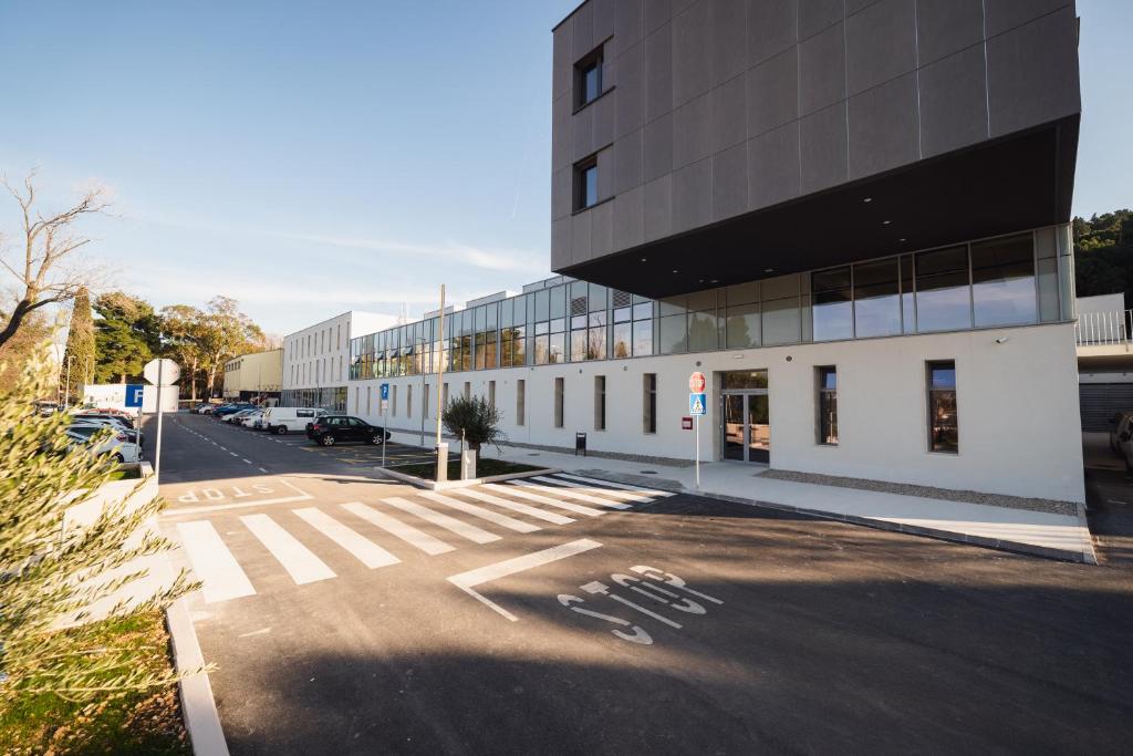 Akademis - Fit Split - Resim 16