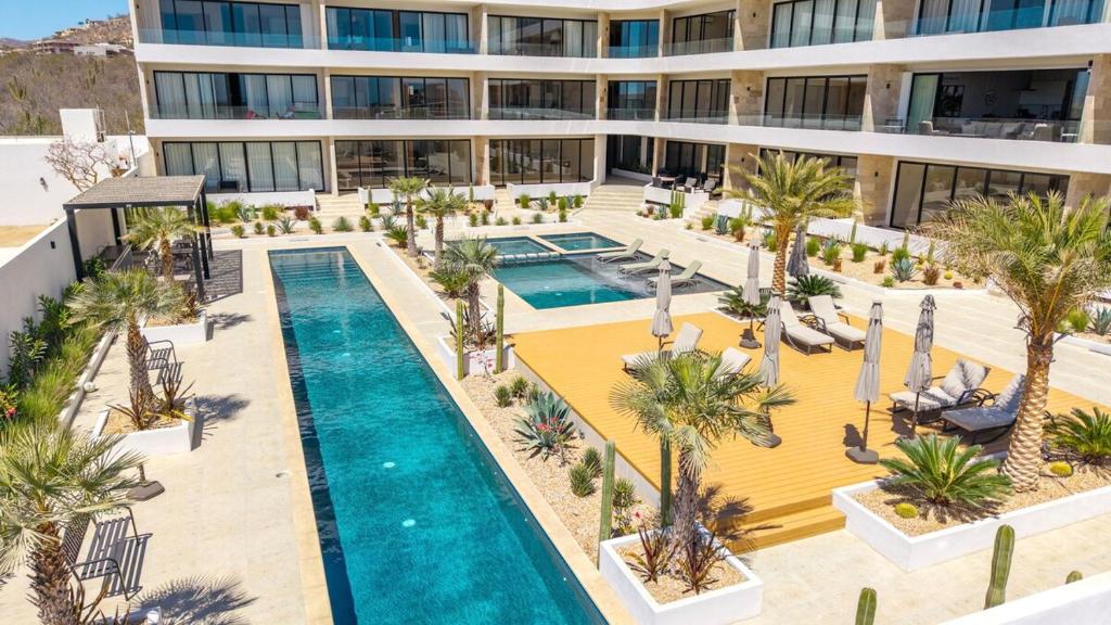 Bazén v ubytování Oceanview Oasis Modern Condo w Pool & Gym In Cabo nebo v jeho okolí