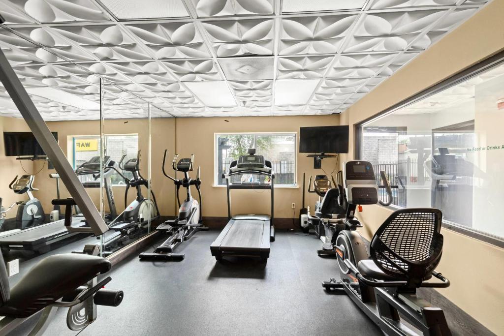 Fitness centrum a/nebo fitness zařízení v ubytování Wingate by Wyndham Humble/Houston Intercontinental Airport