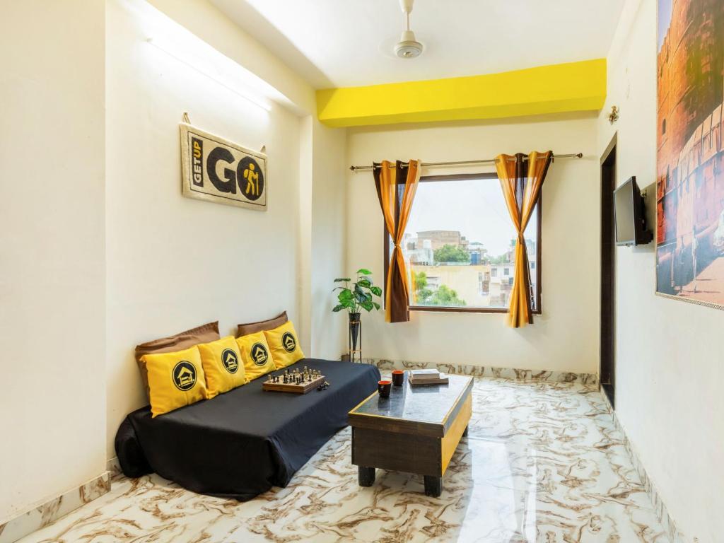 Posezení v ubytování The Hosteller Agra
