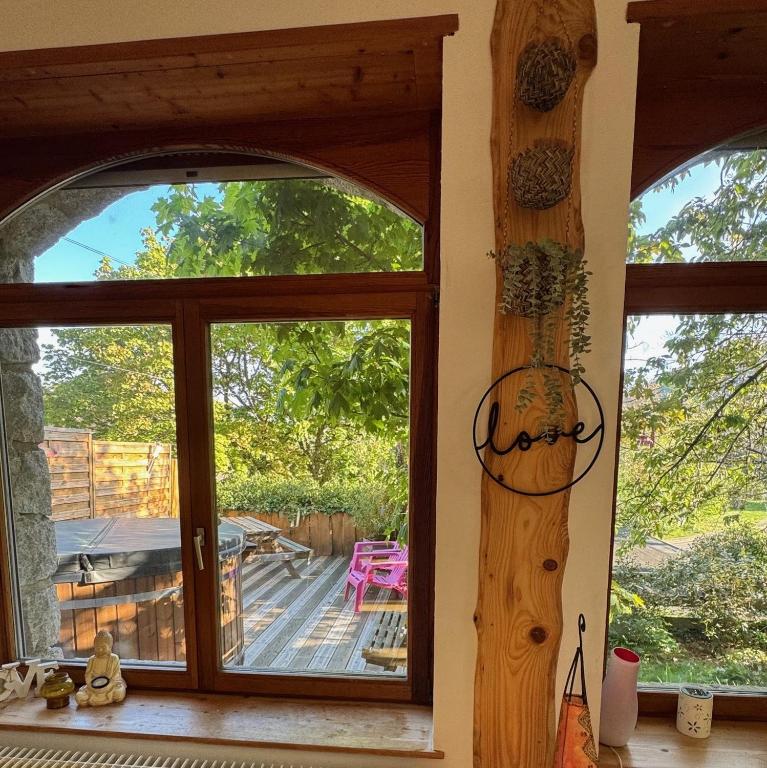 Gîte au Manoir des Sens avec bain nordique jacuzzi sur terrasse privée – photo 20