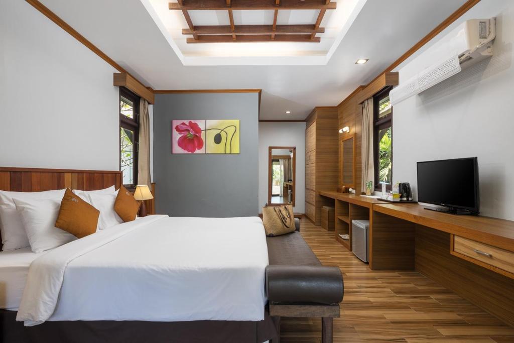 TV a/nebo společenská místnost v ubytování Phangan Bayshore Resort Koh Phangan