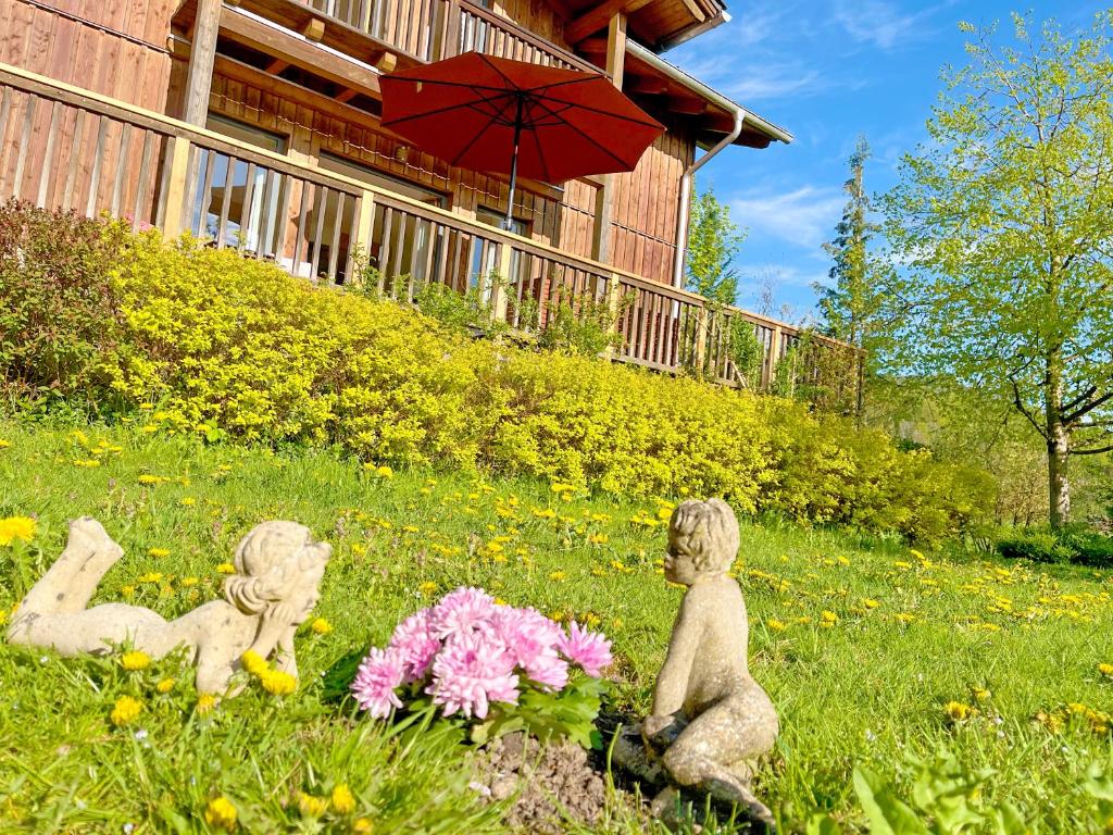 Zahrada ubytování Chalet Attersee - ganzes Ferienhaus, Seeblick, Kamin, Sauna