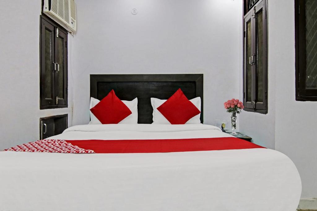 Postel nebo postele na pokoji v ubytování Hotel O Downtown