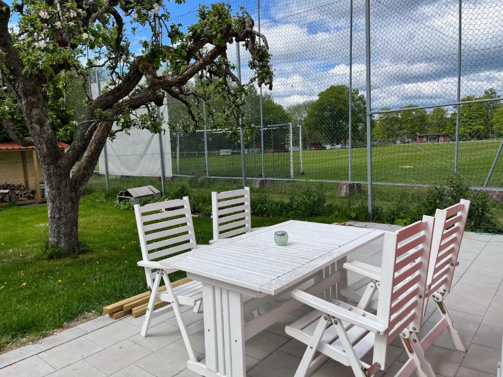 Tenis a/nebo squash v ubytování Guest house in Örebro nebo okolí