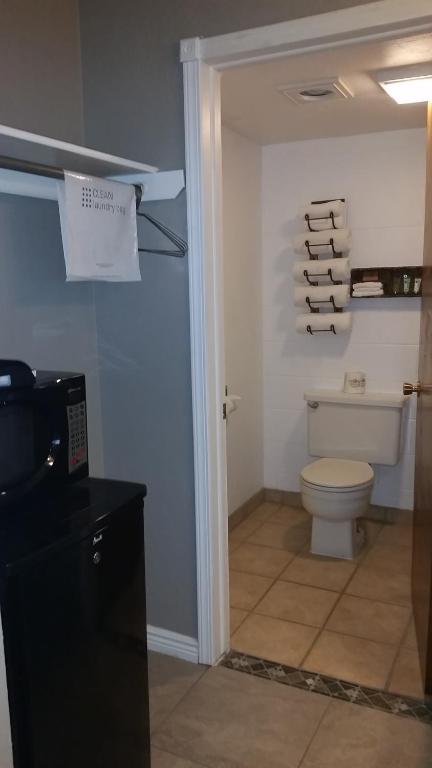 Motel West - Queen Room - No Fumar