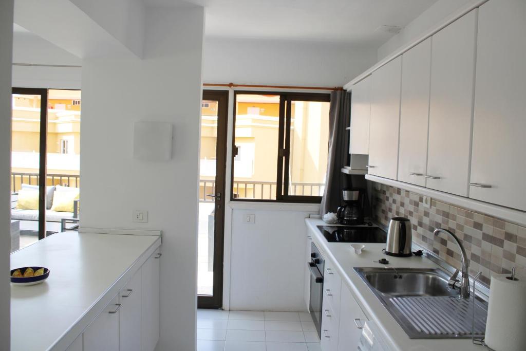 Kuchyňa alebo kuchynka v ubytovaní 3 bedroom penthouse