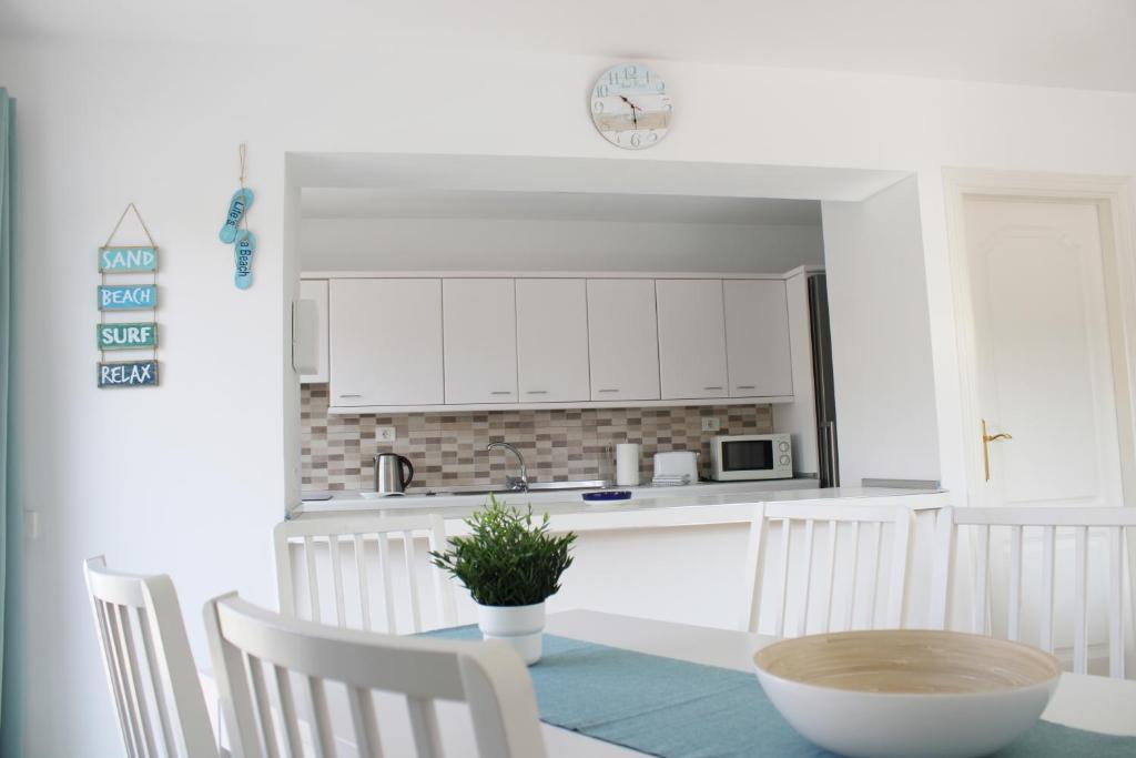 Kuchyňa alebo kuchynka v ubytovaní 3 bedroom penthouse
