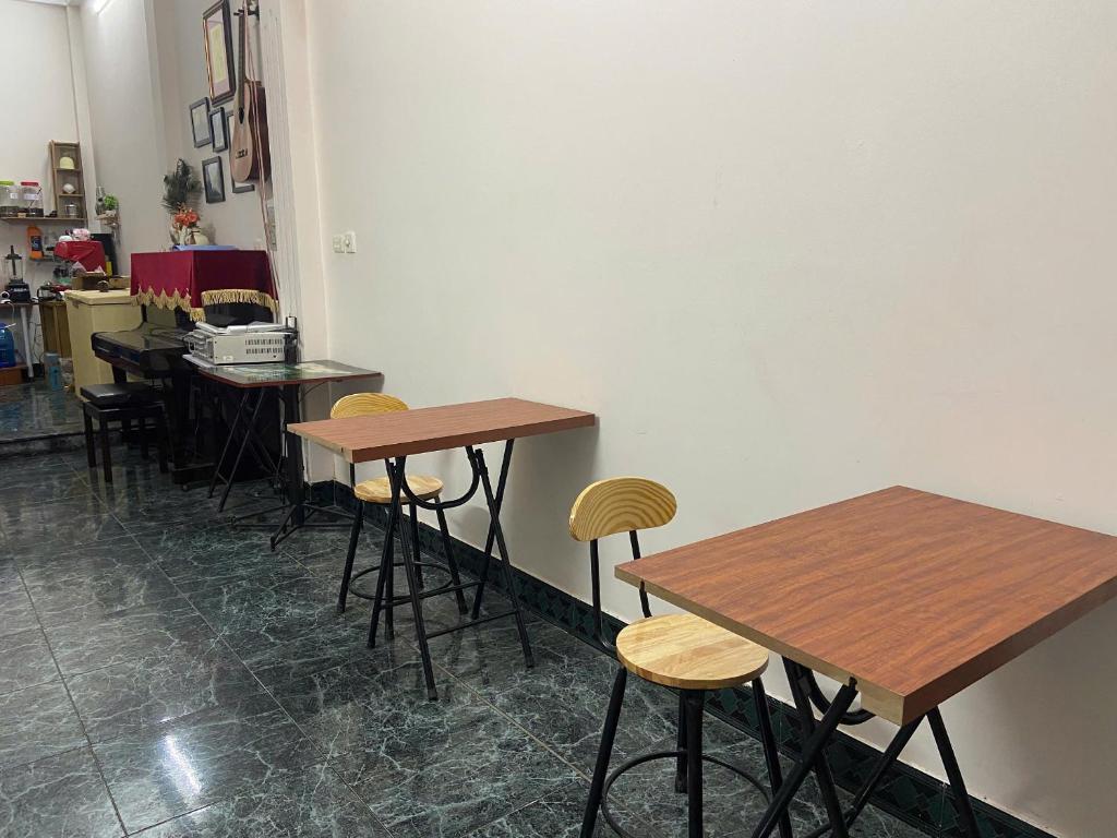 Restaurace v ubytování Cozy Fam Homestay Hanoi