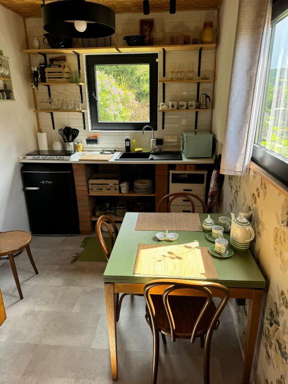 Kuchyň nebo kuchyňský kout v ubytování Tiny Home Kontík