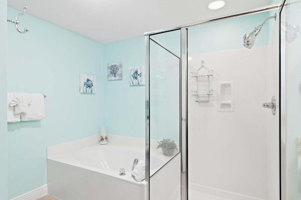 Ein Badezimmer in der Unterkunft Ariel Dunes II 101