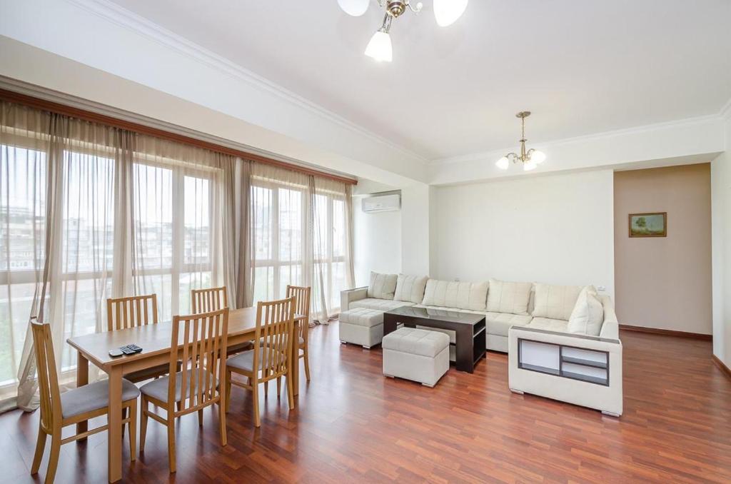 تصویر اتاق‌های 35new building three-room apartment in the very center - تصویر ۲