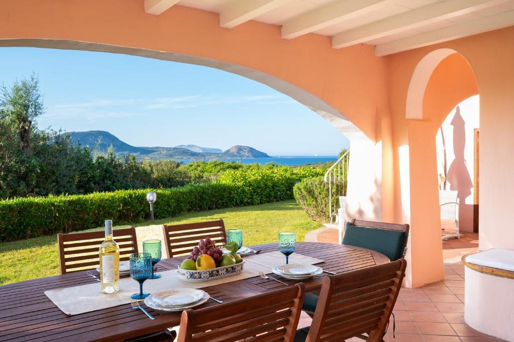 En generel udsigt til bjerge eller udsigt til bjerge taget fra villaen